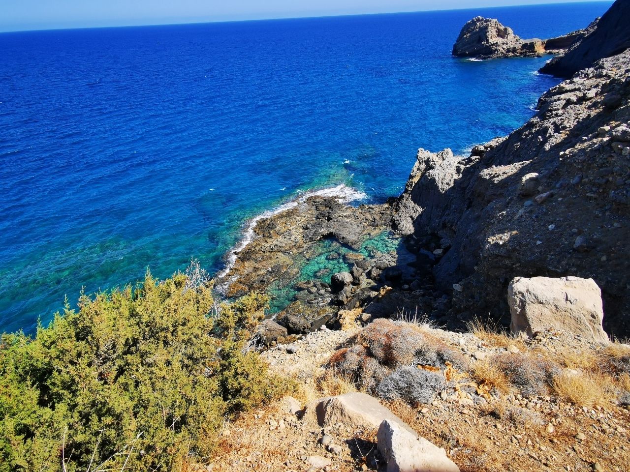 Vue sur la façade nord de crète depuis Zeta Bay